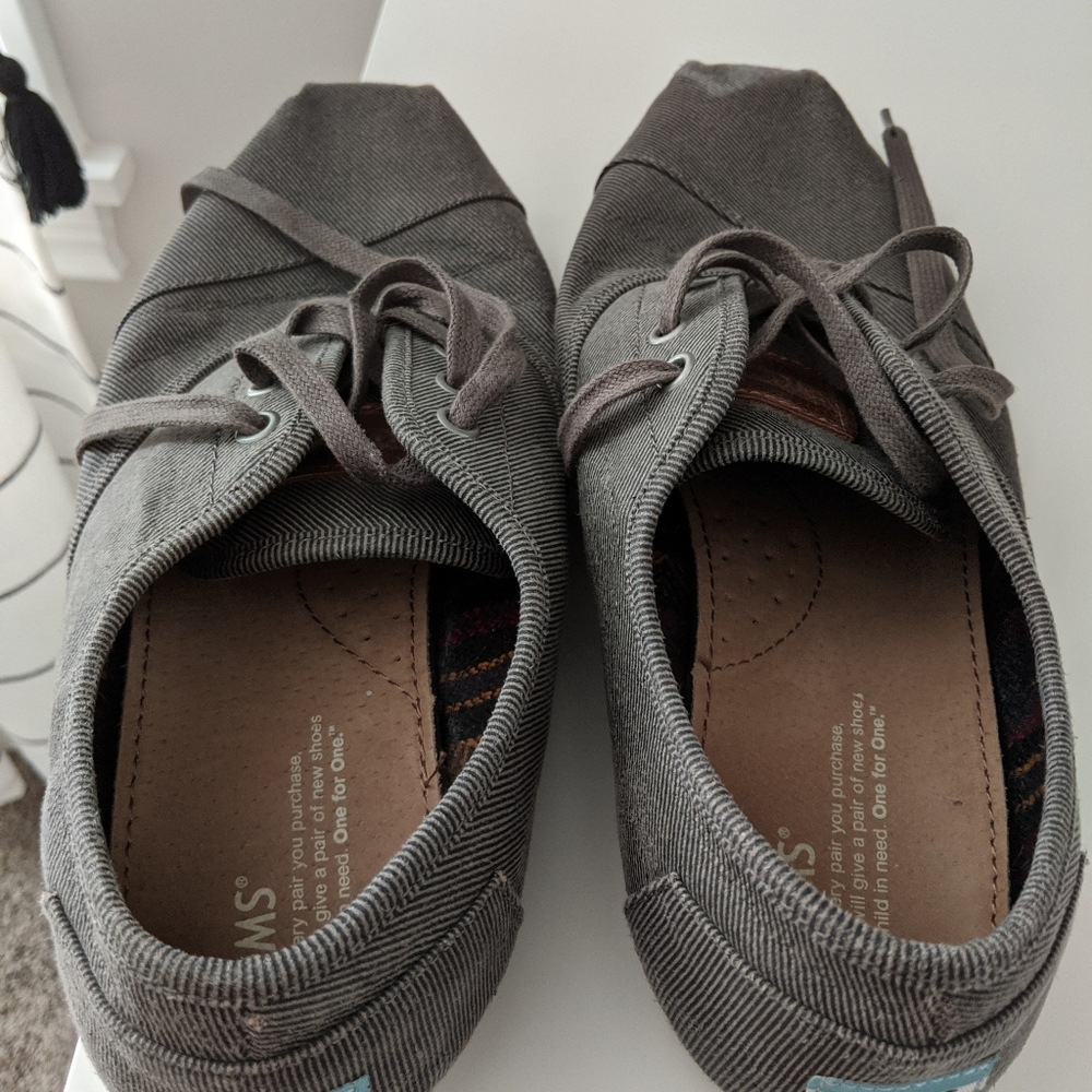 Toms
